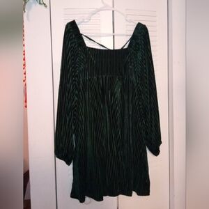 Green Pleated Long Sleeve Blouse  NWOT